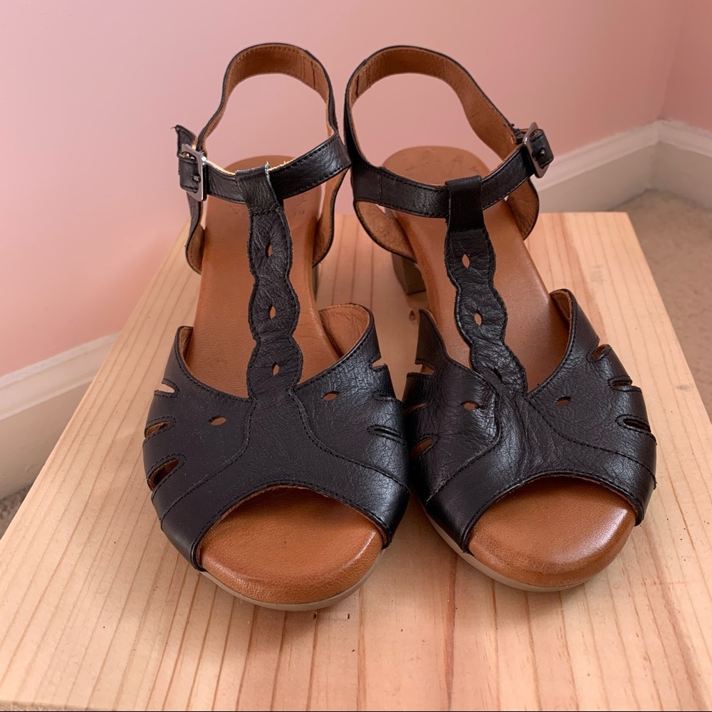 Braided Leather T-Strap Black Sandal. Size 37 / 6.5 US
